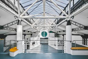 Industrial Style Space in Lively Bastille - Image 3