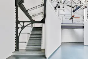 Industrial Style Space in Lively Bastille - Image 4