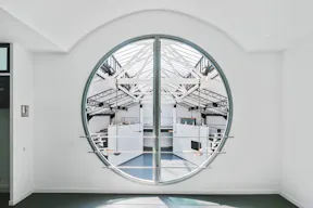 Industrial Style Space in Lively Bastille - Image 5