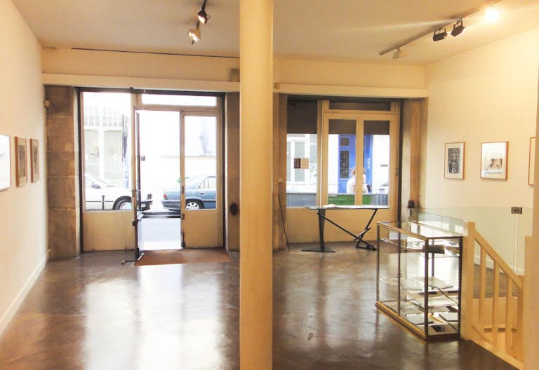 Pop-Up Store in Vibrant Marais - Image 3