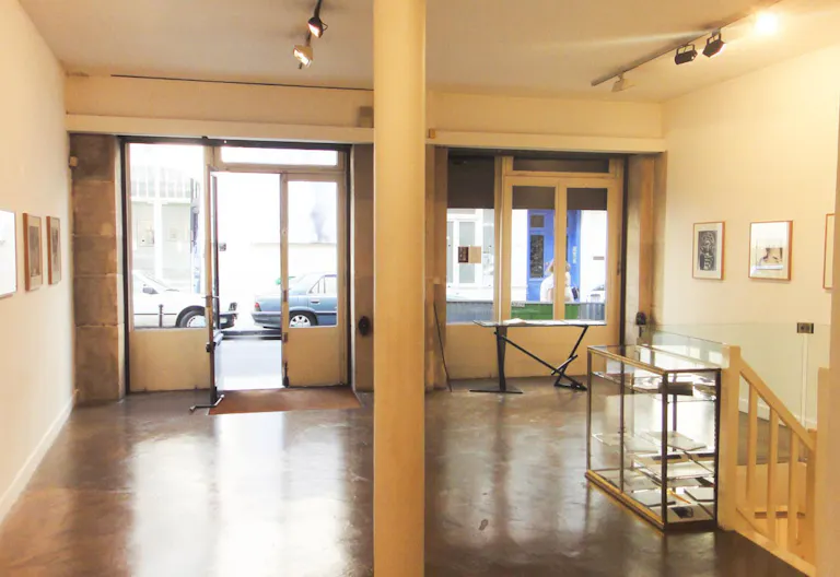 Pop-Up Store in Vibrant Marais - Image 3