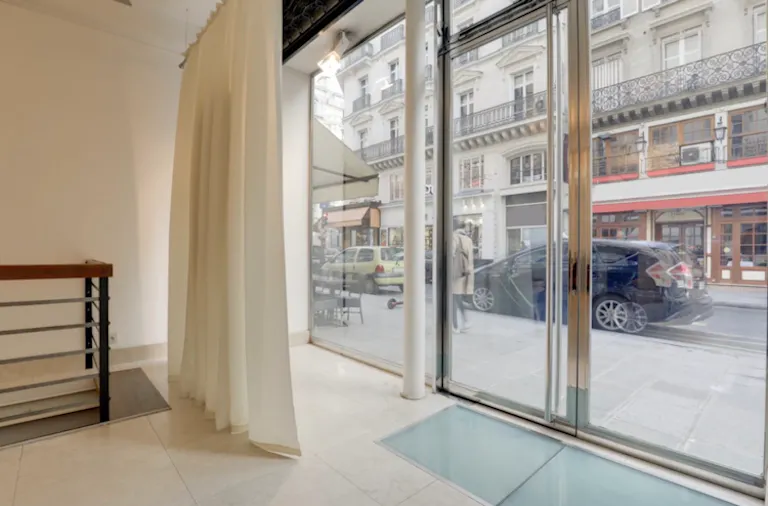 Saint-Honoré Pop Up Boutique - 1er arrondissement - Image 2