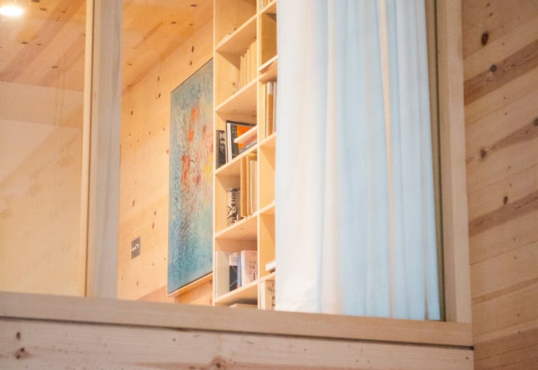 Beautiful hand built wood gallery in the Sunset - Image 2