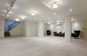 Stylish Modular Venue in the Heart of Le Marais - Image 2
