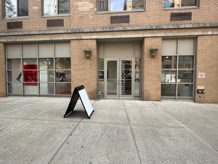 Spacious and Bright Chelsea Art Gallery by the High Line with Two Rooms - Image 4