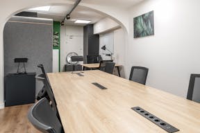 Élégant Showroom Éphémère in Paris - Image 4