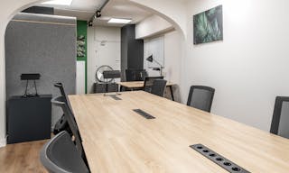 Élégant Showroom Éphémère in Paris - Image 4