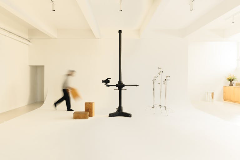 Splendid light-filled loft near Canal St Martin - Image 2