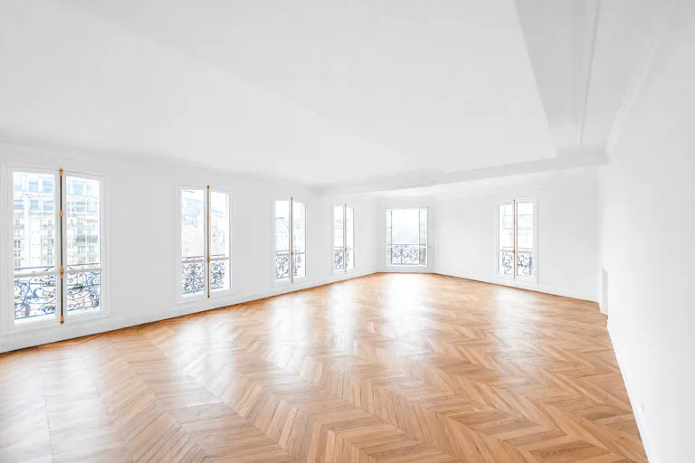 APPARTEMENT DE RECEPTION VUE ARC DE TRIOMPHE - Image 2