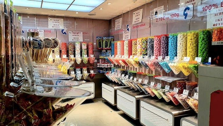 Boutique in the heart of Paris - Image 2