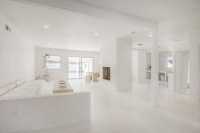 Creative Space in Tarzana - Image 0