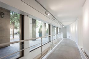 Beautiful Le Marais Showroom - Image 0