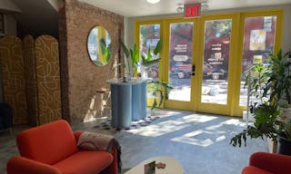 Tompkins Avenue BK - Ready for all uses, clean space with Garden / Basement - Image 1