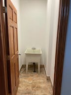 Blank canvas store front/creative space - Image 3