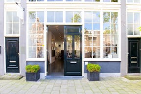 Beautiful Art Gallery in Jordaan - Image 1