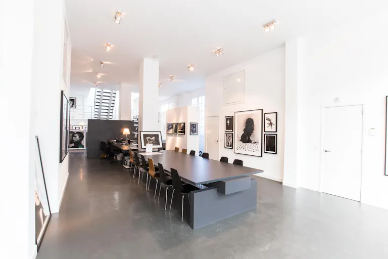Beautiful Art Gallery in Jordaan - Image 2