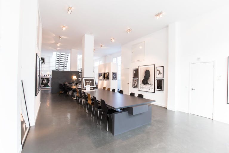 Beautiful Art Gallery in Jordaan - Image 2