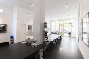 Beautiful Art Gallery in Jordaan - Image 3