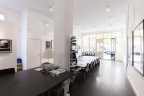 Beautiful Art Gallery in Jordaan - Image 3