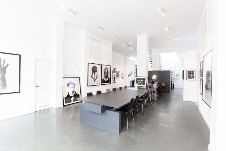 Beautiful Art Gallery in Jordaan - Image 4