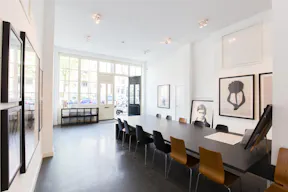 Beautiful Art Gallery in Jordaan - Image 6