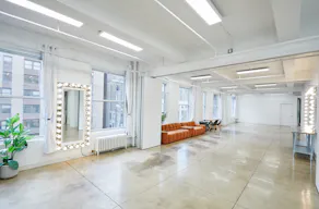 14AB  Manhattan Showroom PopUp Event Rental Space 2,000 sq. ft  - Image 3