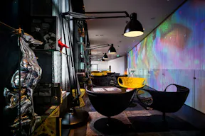 Premium Display Opportunity in High-End Design Bar in Amsterdam's Historic City Center - Image 2