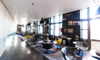 Premium Display Opportunity in High-End Design Bar in Amsterdam's Historic City Center - Image 4