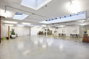 Spacious Gallery in Trendy De Pijp - Image 2