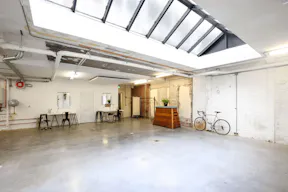 Spacious Gallery in Trendy De Pijp - Image 7