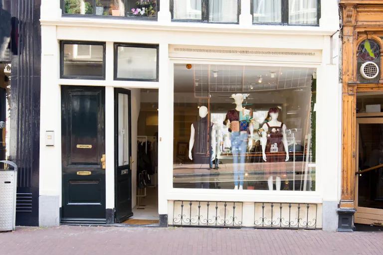 Bright Pop-Up Store in the Center - Image 1