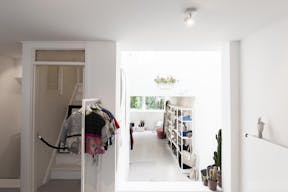 Bright Pop-Up Store in the Center - Image 3