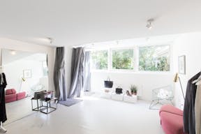 Bright Pop-Up Store in the Center - Image 4