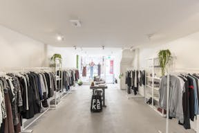 Bright Pop-Up Store in the Center - Image 8