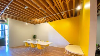 Sunny Creative Space in Tazewell - Image 3