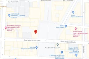 Prime Location Boutique on Rue de la R�publique - Image 1