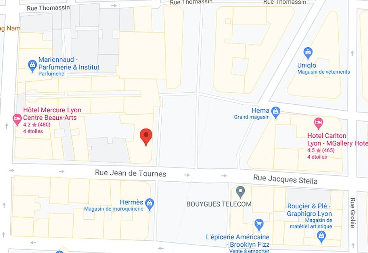 Prime Location Boutique on Rue de la R�publique - Image 1