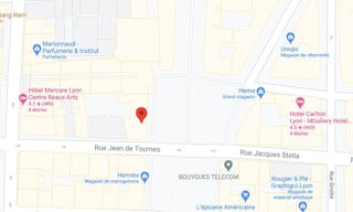 Prime Location Boutique on Rue de la R�publique - Image 1