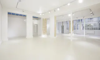 Marais Gallery on rue Portefoin - Image 2
