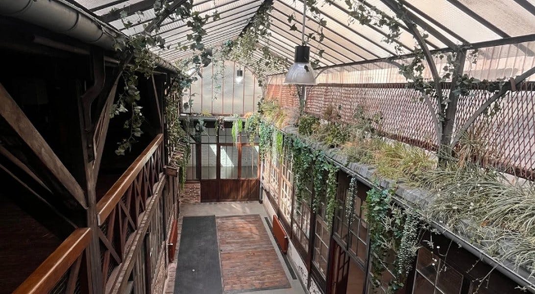 Versatile 600 sqm Industrial Space in Paris 11th