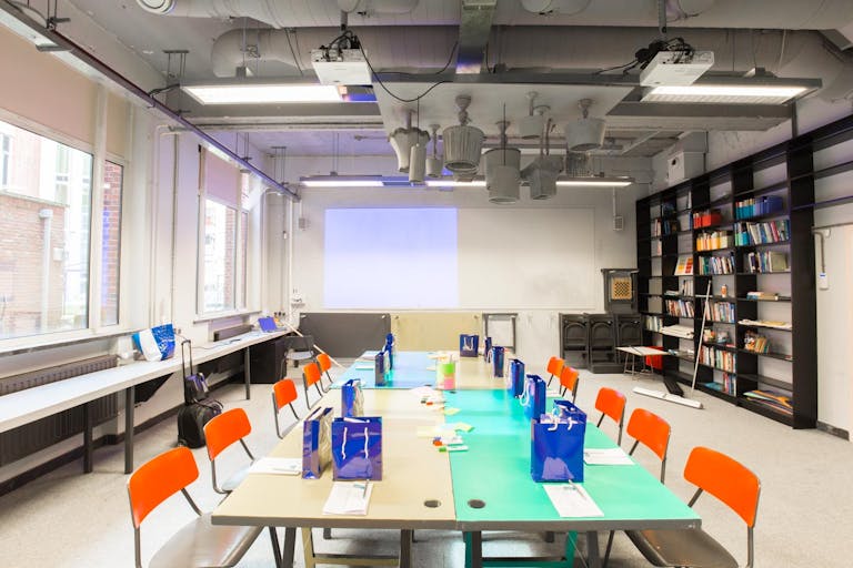 Vibrant Work Space in Up and Coming Noord - Image 1