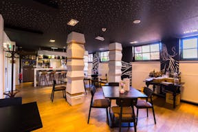 Modern Bar in the Central Grachtengortdel Area of Amsterdam - Image 3