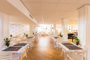 Modern Renovated Space in a Classic Amsterdam Building - Image 1