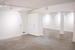 Beautiful Le Marais Showroom - Image 2