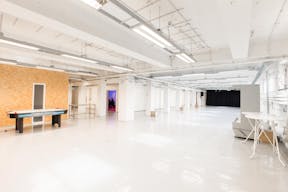 Spacious Warehouse in Noord - Image 1