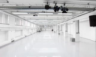 Spacious Warehouse in Noord - Image 3