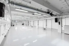 Spacious Warehouse in Noord - Image 4