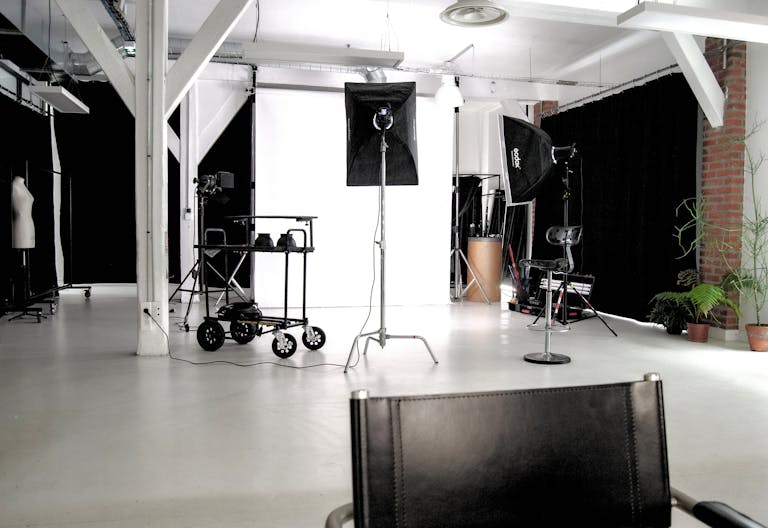 STUDIO PHOTO, RUE SERVAN, PARIS 11 - Image 3