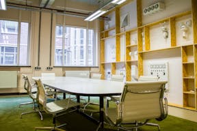 Unique Space Directly Across from Central Station - Image 0