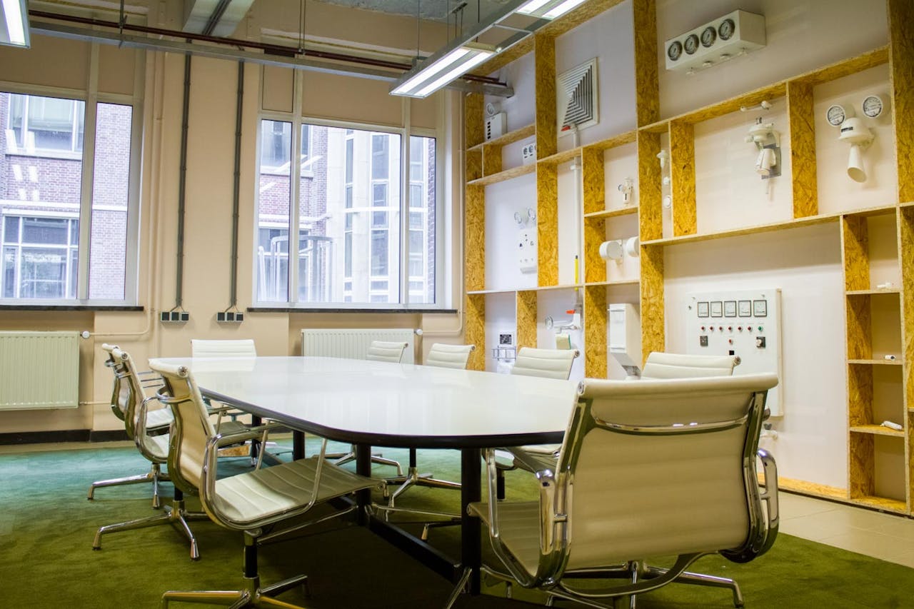 Unique Space Directly Across from Central Station - Image 0